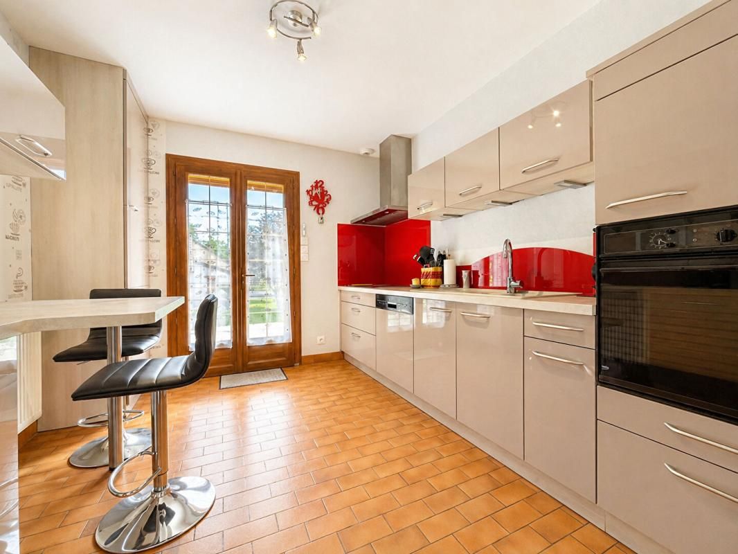 VILLEFRANCHE-SUR-CHER Maison Villefranche Sur Cher 8 pièce(s) 159.81 m2 3