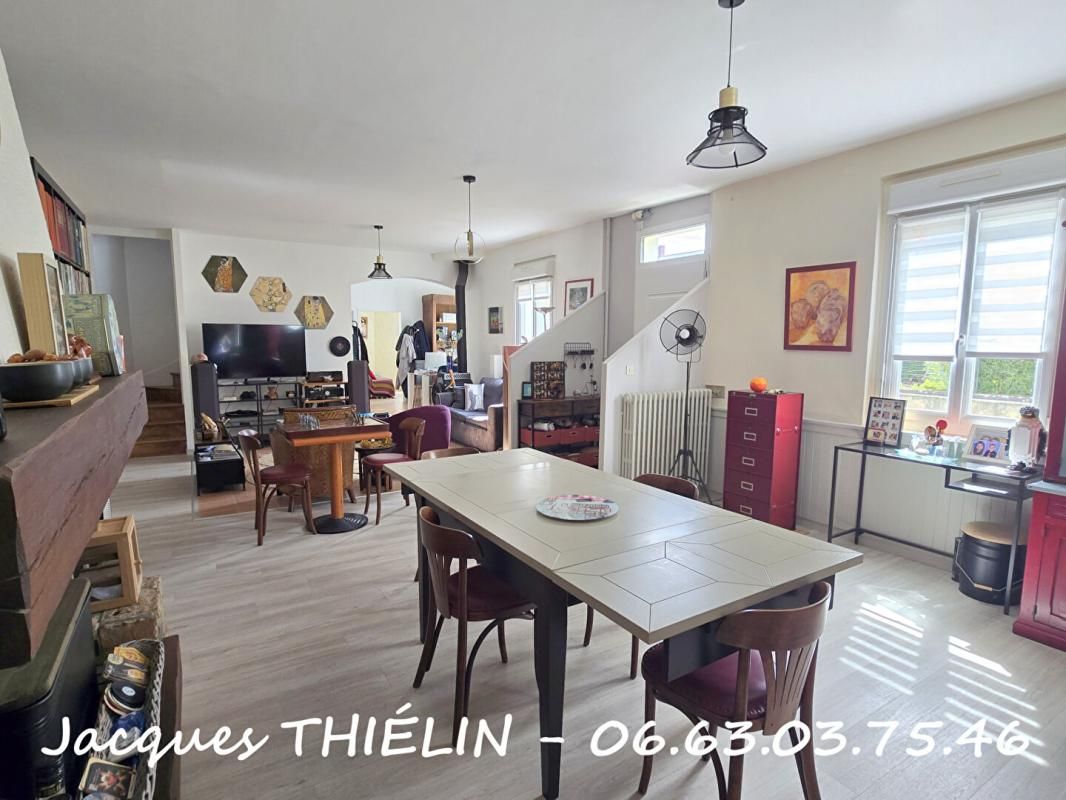 LONGUE-JUMELLES Maison familiale en hyper centre - 5 chambres, grand séjour et équipements récents 2