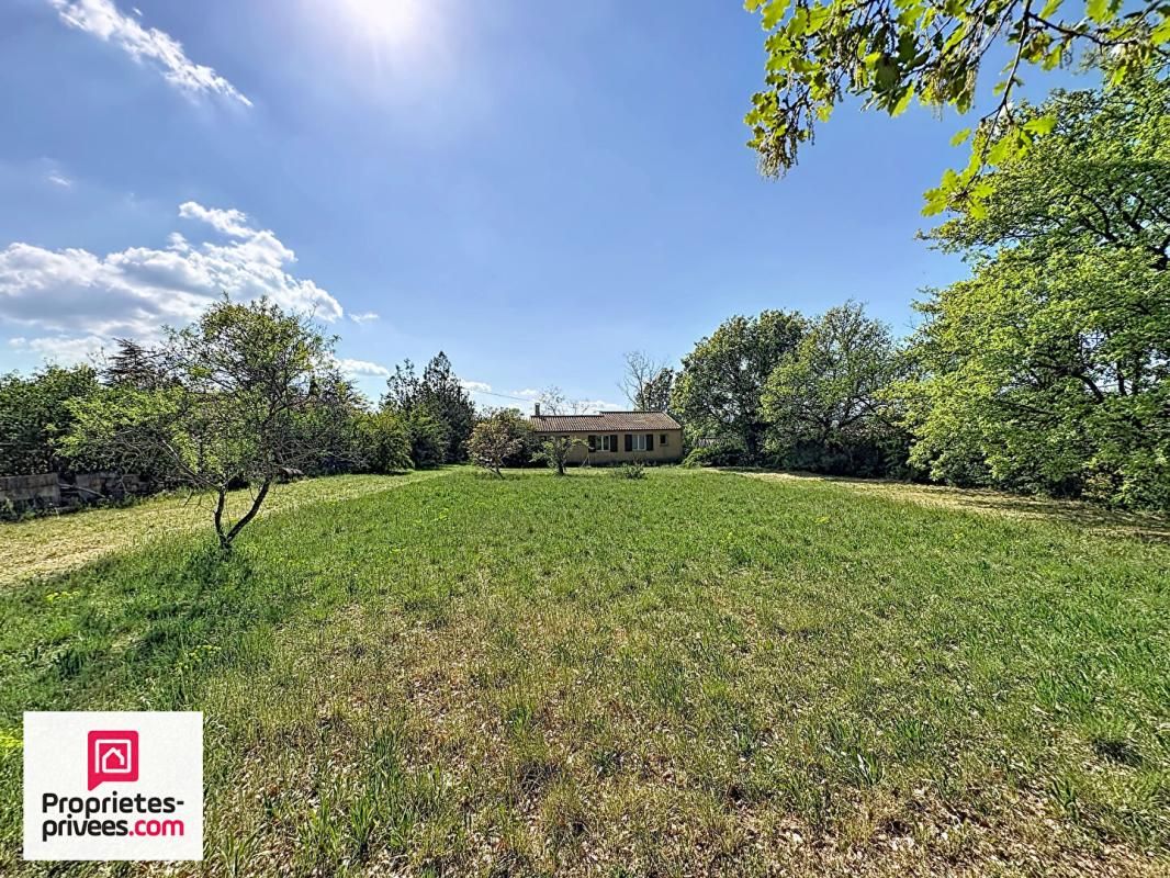 Rians VILLA T4 avec garage sur 1610 m² terrain plat et clos