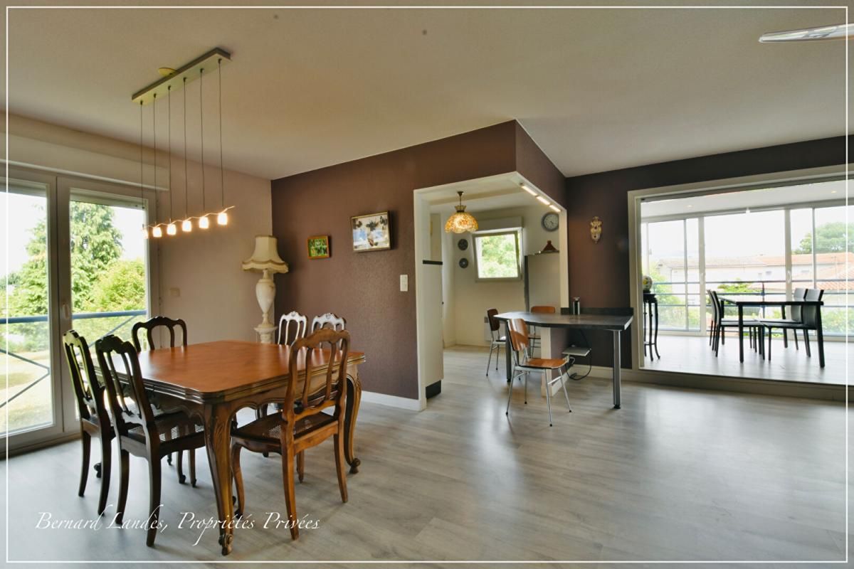 DAX Appartement  3 pièce(s) 96,73 m2 soir 3050  le m2 1