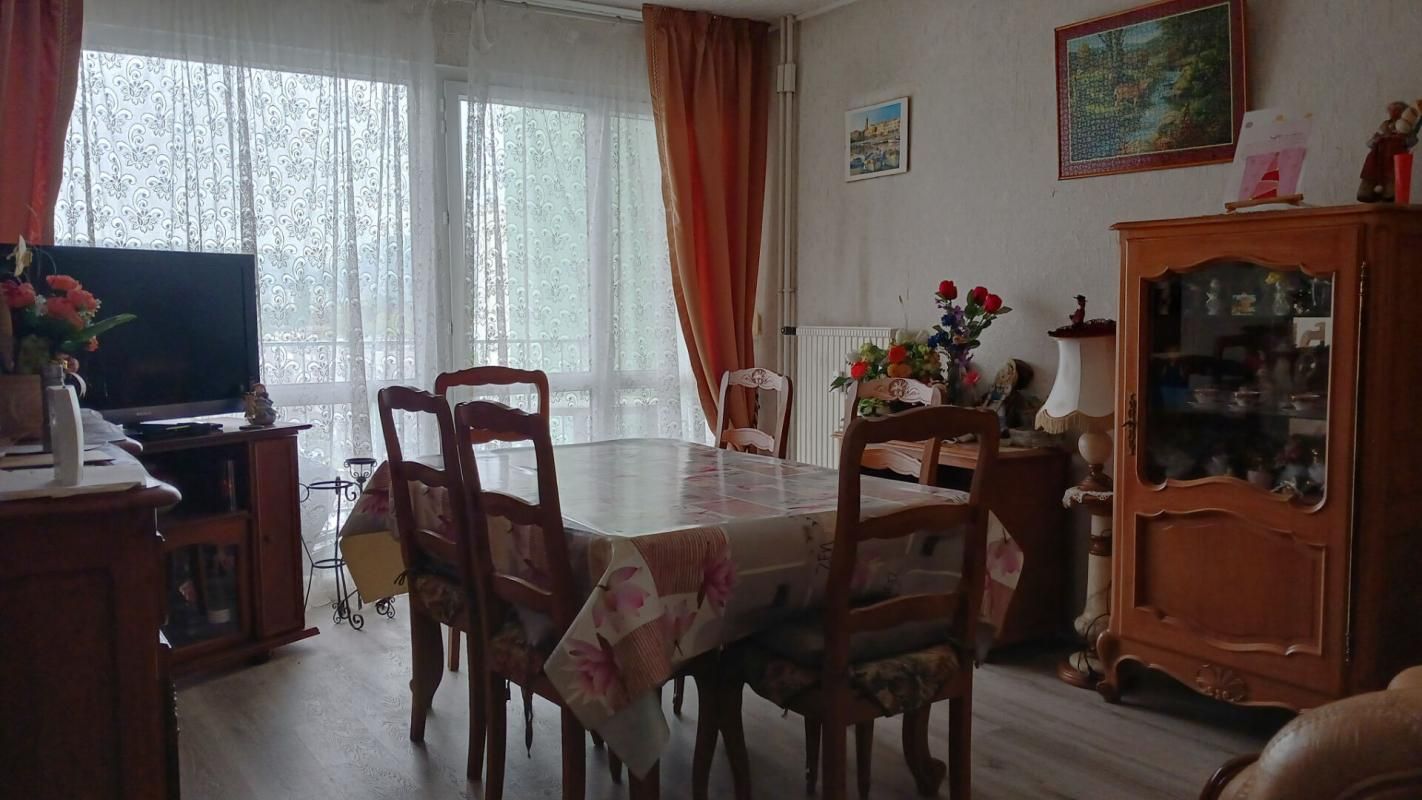 LONS-LE-SAUNIER Appartement Lons Le Saunier 3 pièce(s) 62.45 m2 3