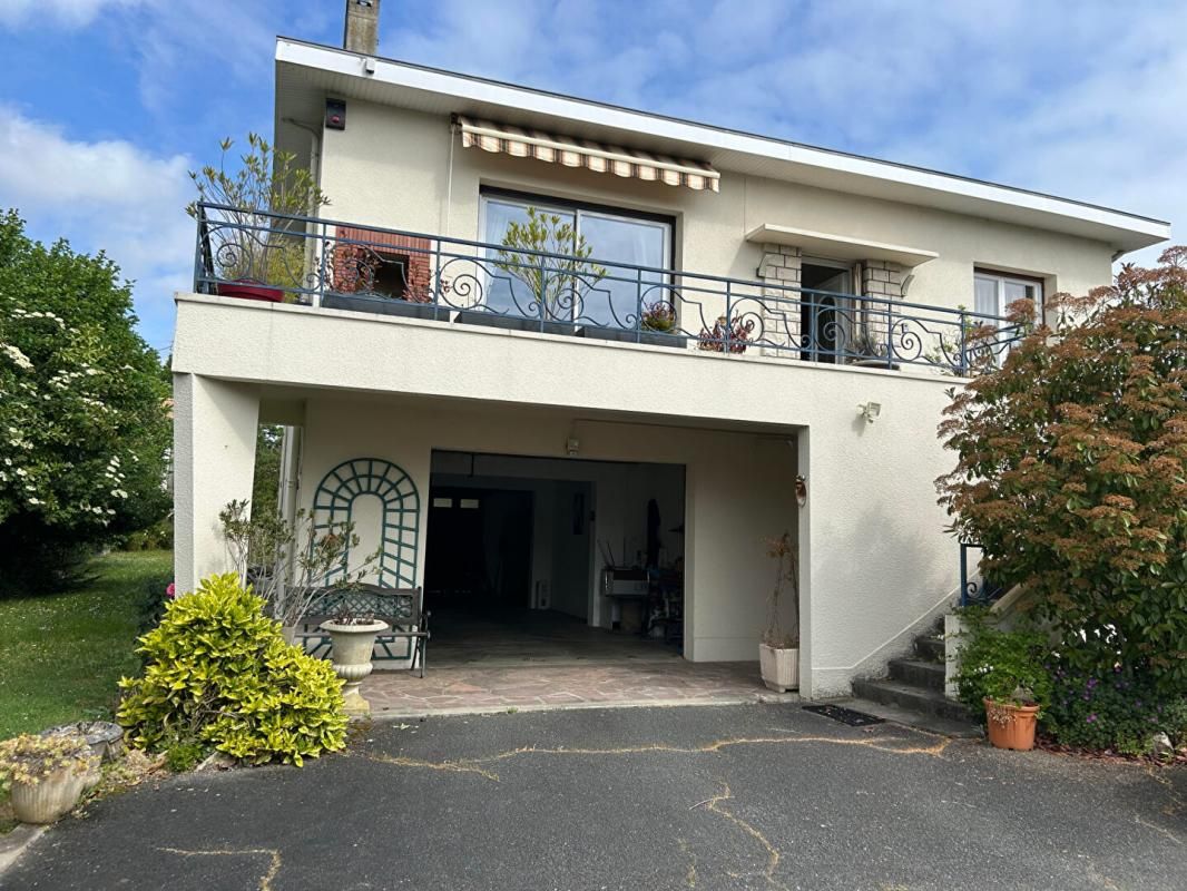 33 Villenave d' Ornon 5 chambres sur une parcelle de 1 437 m2