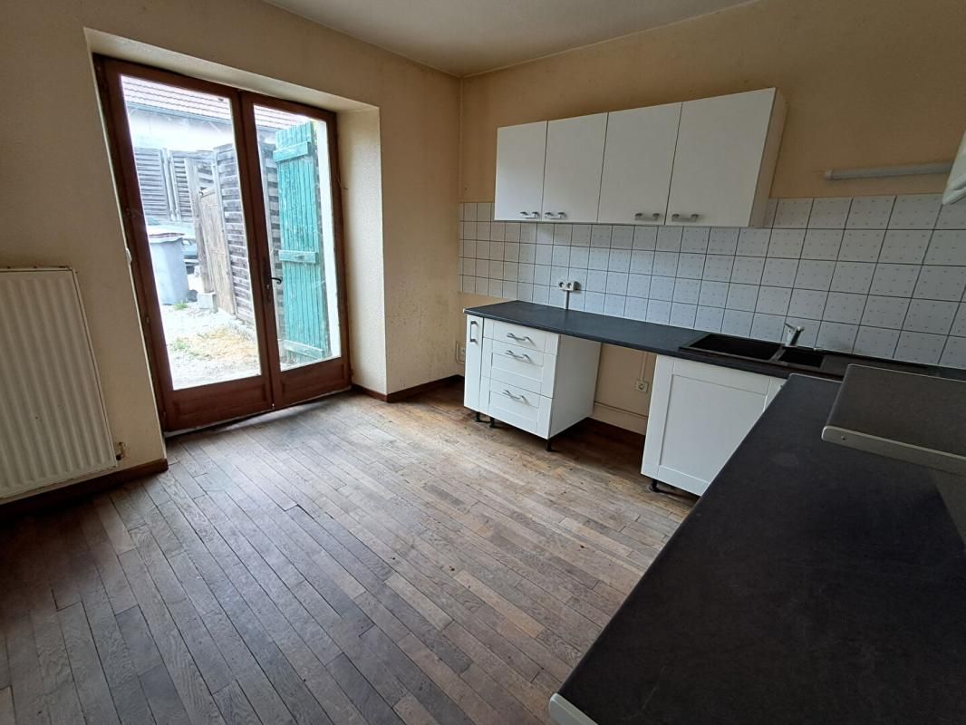 SCEY-SUR-SAONE-ET-SAINT-ALBIN Maison à Scey sur Saone (70360)  4 pièces 68 m2 à 55500 euros 2
