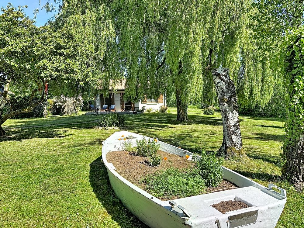 ARCAIS Petite maison meublée en bord de Sèvre - Charme bucolique & ponton privatif 1