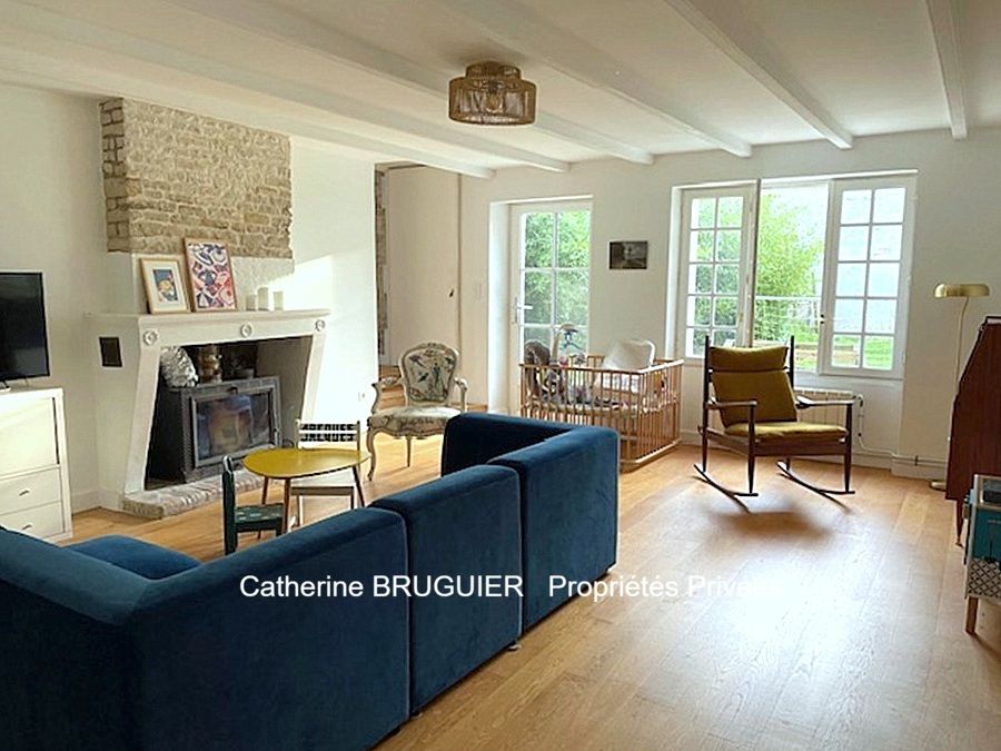 LA RONDE Maison de charme rénovée 162 m2, 4 chambres, grand jardin 2