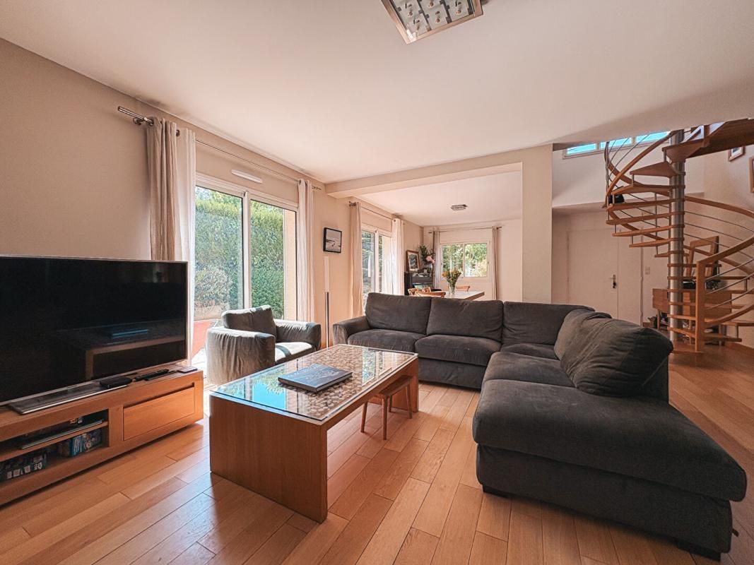 Maison 5 chambres -  jardin et garage - Orvault / La Cholière