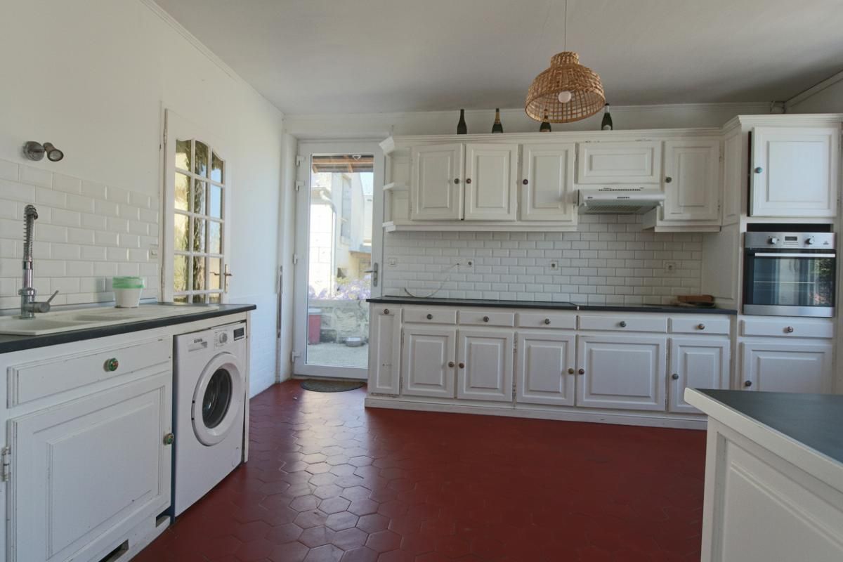 SOISSONS Maison rénovée avec dépendance et cour close - Charme, volumes et potentiel 3