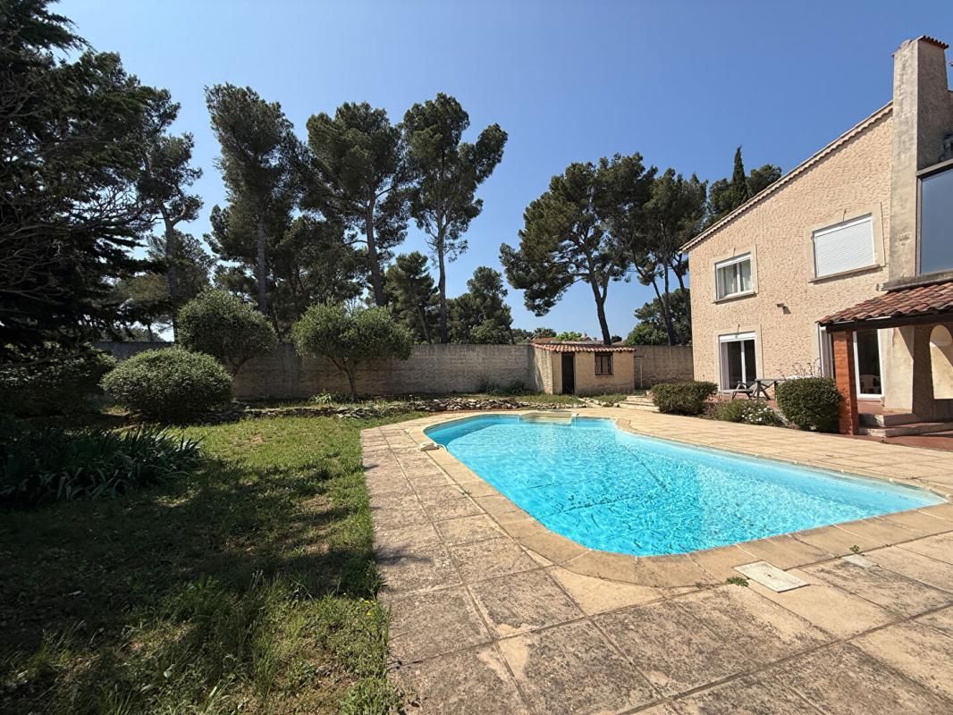 PORT-DE-BOUC Bas de villa « Meublé«  avec piscine 1