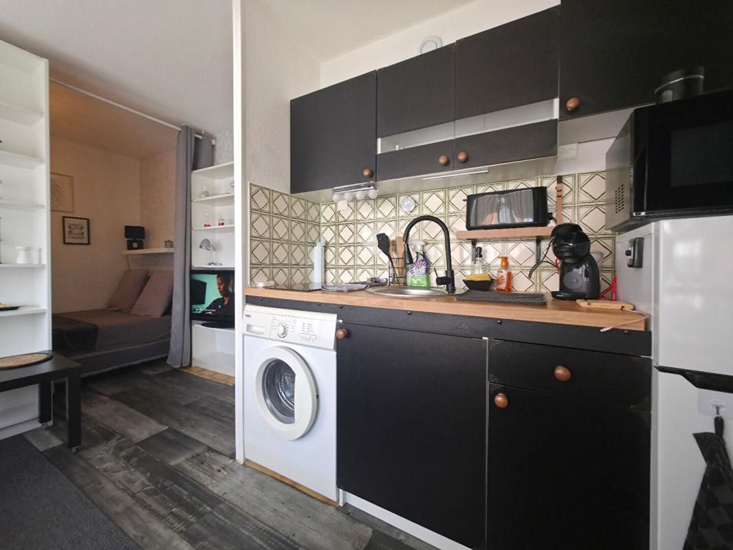 LE LAVANDOU Appartement  2 pièce(s) 30 m2 avec ascenseur ET parking a 4 MN DE LA MER 2