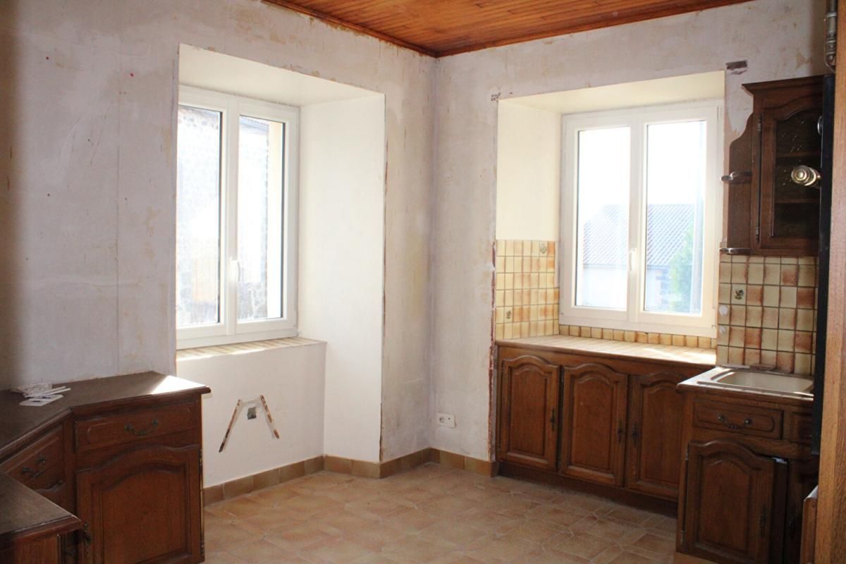 LANDOS Maison Landos 6 pièce(s) 103 m2 garage, cour et atelier 3