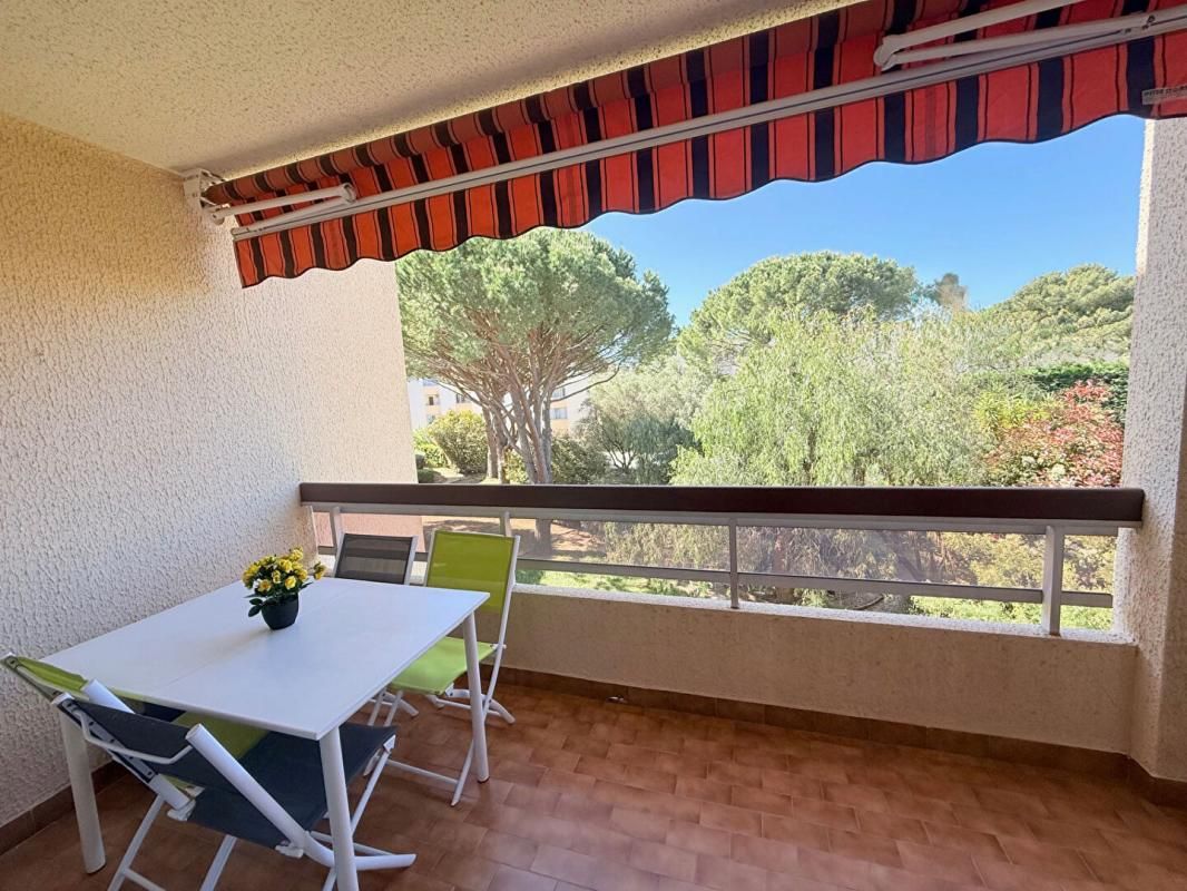 SANARY-SUR-MER Appartement T2 avec grande terrasse et cave - Très bon état 1