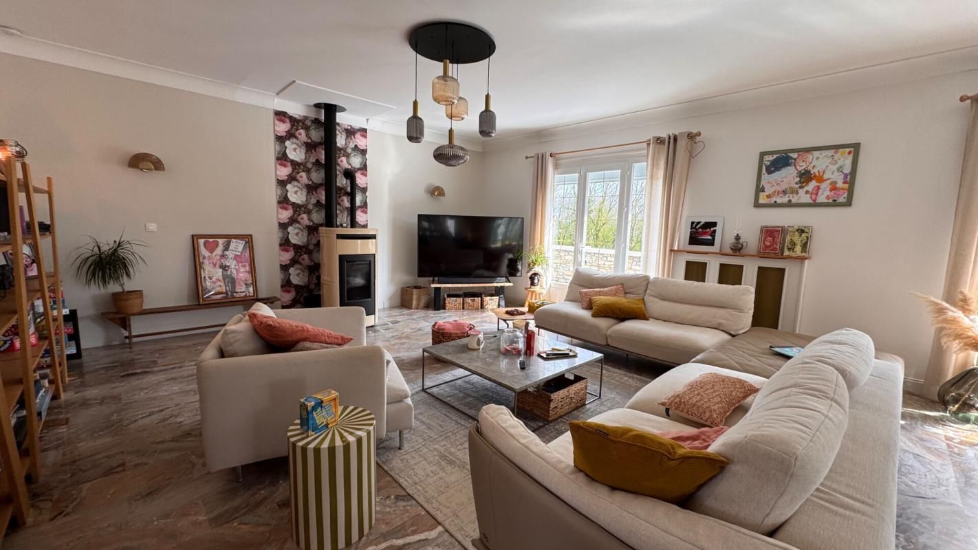 Maison architecte à Favières  7 pièce(s)  RARE sur le secteur