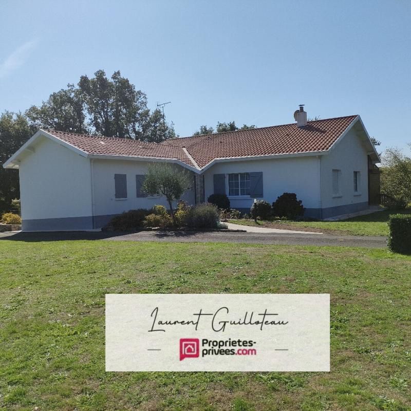 MORTAGNE-SUR-SEVRE Maison avec chambres d'hôtes Mortagne sur Sevre 8 pièces 177 m2 1