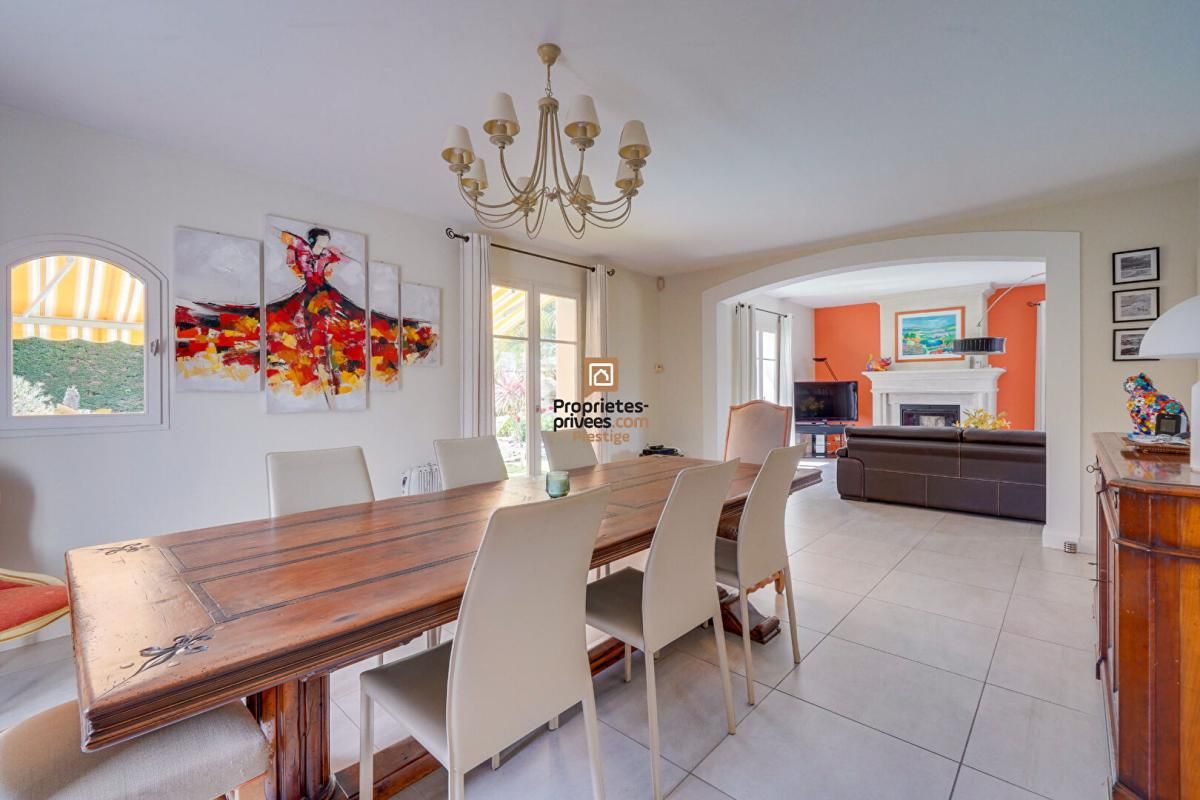 DEPT 33  Mérignac - Maison d'exception 8 pièce(s) 181 m2 avec jardin paysagé et piscine au sel chauffée