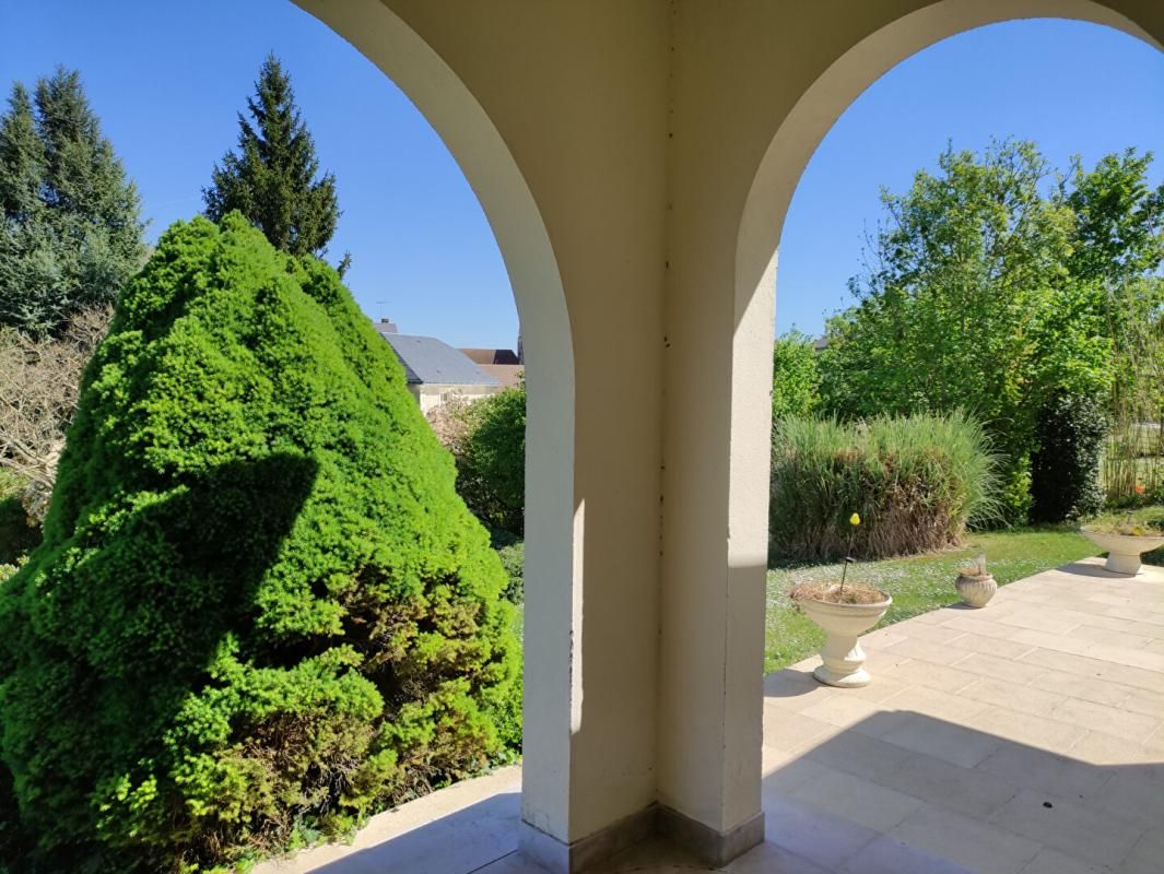 LA ROCHE-POSAY Maison  6 pièce(s) 160 m2 2
