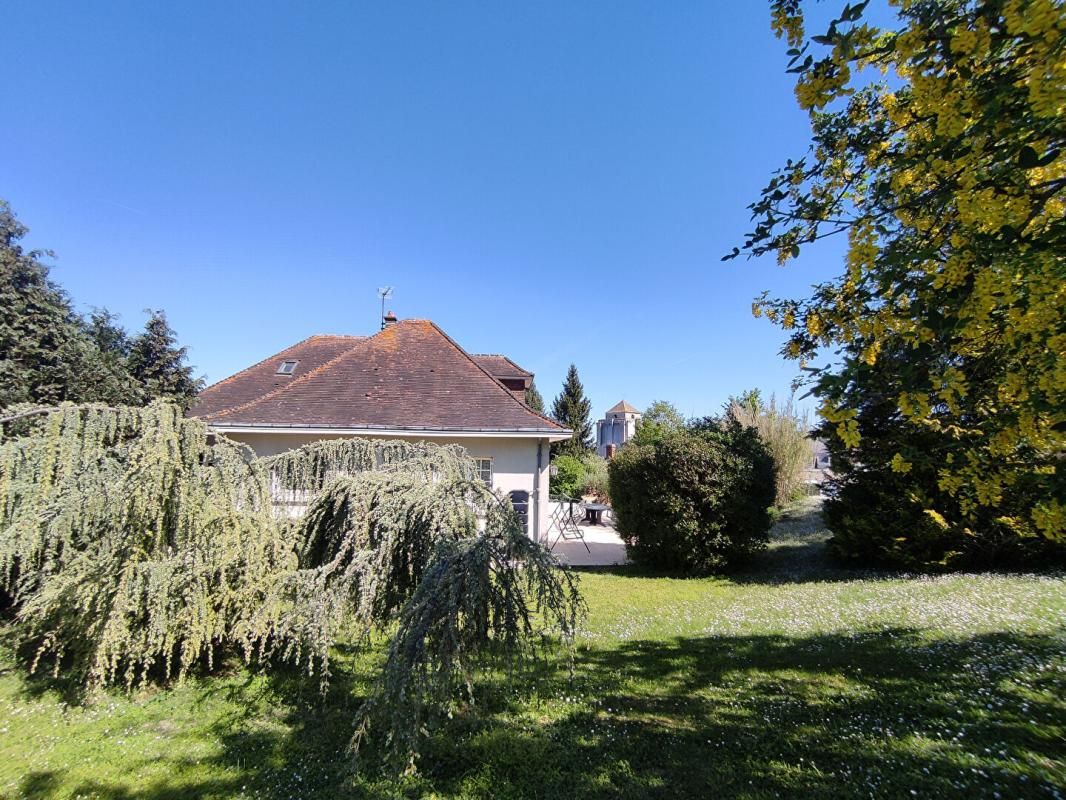 LA ROCHE-POSAY Maison  6 pièce(s) 160 m2 4