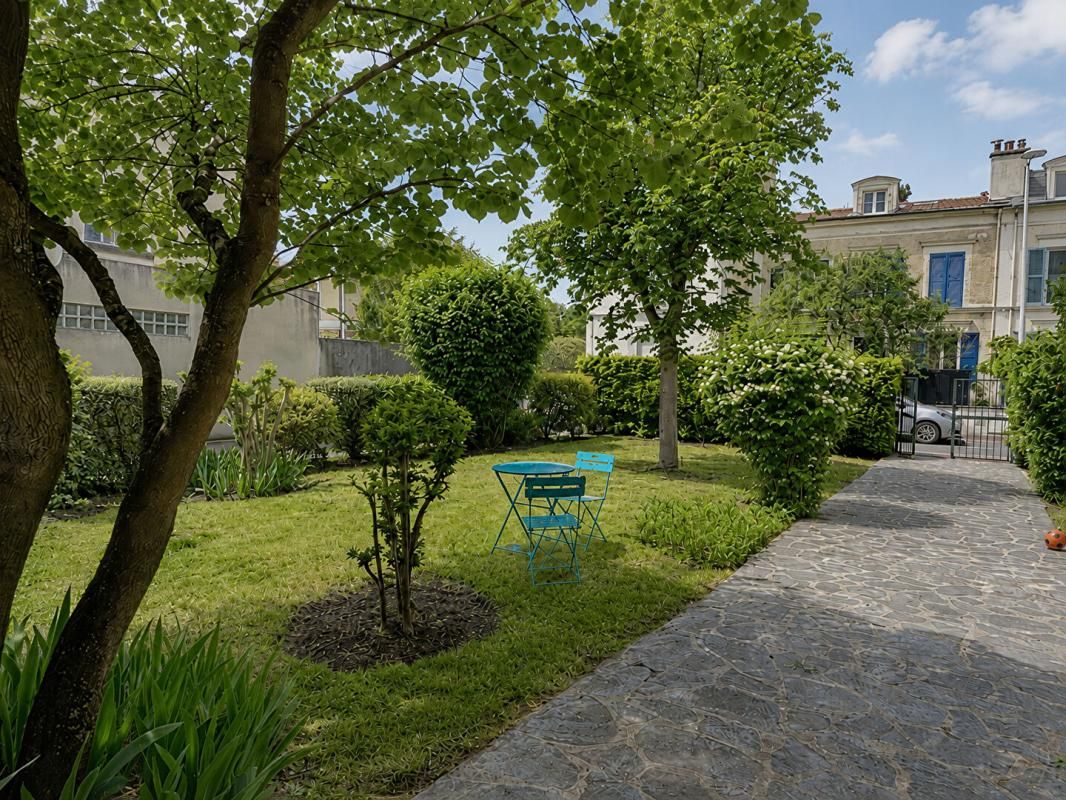 NANTERRE Nanterre-Ville ? Appartement avec jardin, terrasse et potentiel T4 2