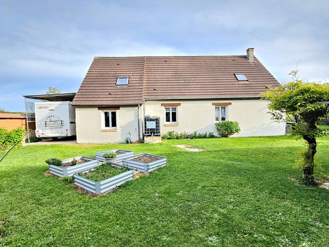 FONTAINE-BELLENGER Fontaine Bellenger - Maison sans travaux de 130 m2 - 4 chambres dont une en rez de chaussée sur  1010 m2 de terrain plat - Prix : 289.000 3