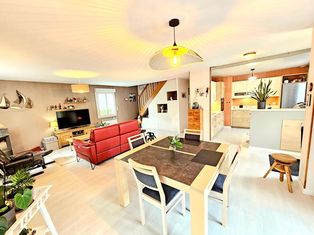 FONTAINE-BELLENGER Fontaine Bellenger - Maison sans travaux de 130 m2 - 4 chambres dont une en rez de chaussée sur  1010 m2 de terrain plat - Prix : 289.000 4