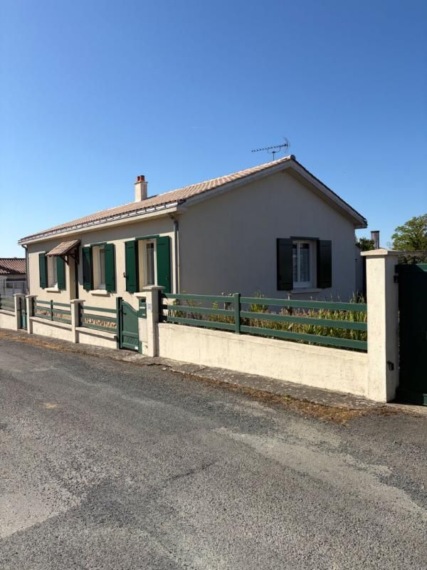 SAINT-JEAN-DE-BEUGNE Maison Saint Jean D Hermine 5 pièce(s) 96.76 m2 1