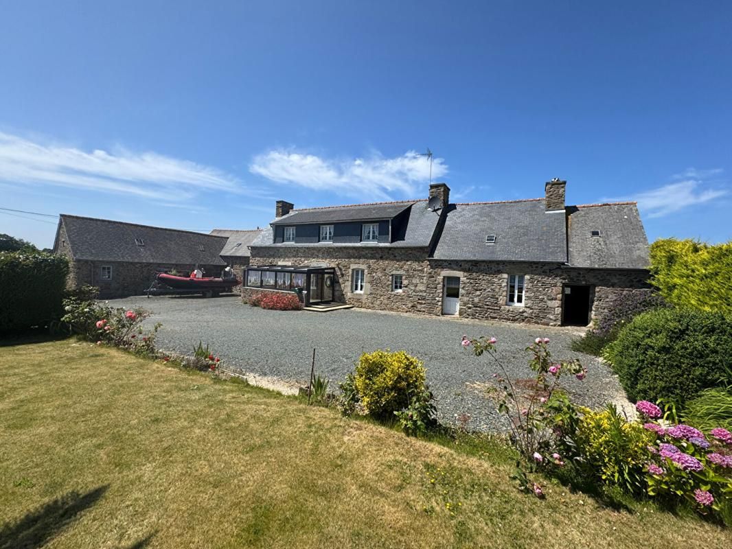 PLEUMEUR-GAUTIER Corps de ferme en pierre à Pleumeur-Gautier , 4 ch potentielles ,Dépendances , 14 912 m² ,Proche plages (Côtes-d'Armor) 3