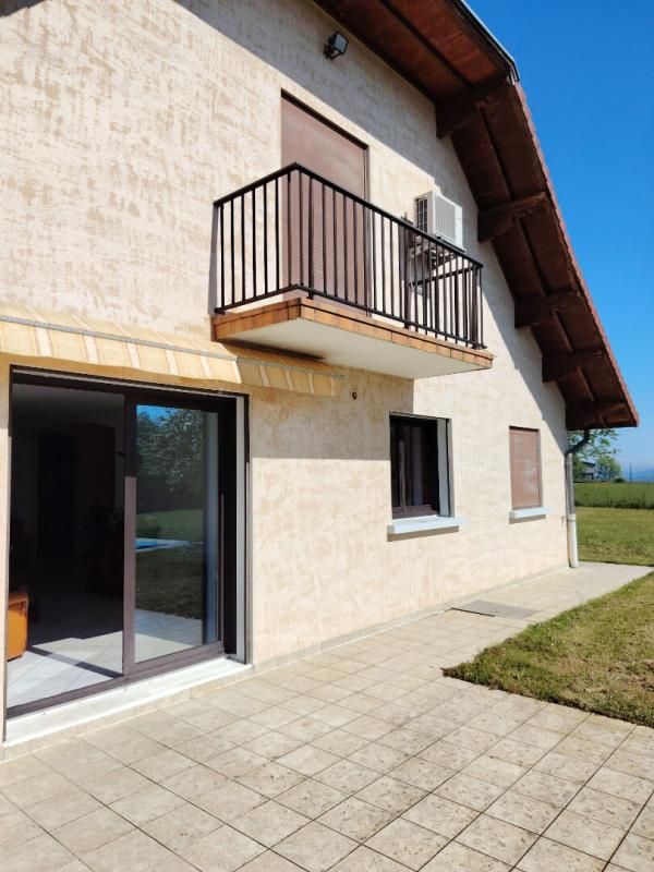 Maison Les Abrets En Dauphine 6 pièce(s) 200 m2