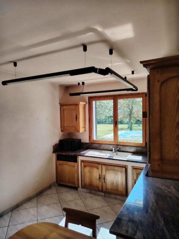 LES ABRETS EN DAUPHINé Maison Les Abrets En Dauphine 6 pièce(s) 200 m2 4