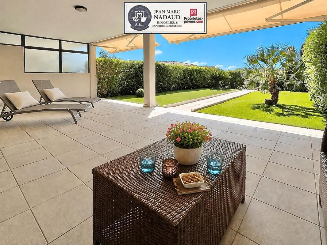 SAINT-RAPHAEL Appartement Saint-Raphaël, T2 de 71m2-terrasse 47m2-Jardin 119m2-Garage 2