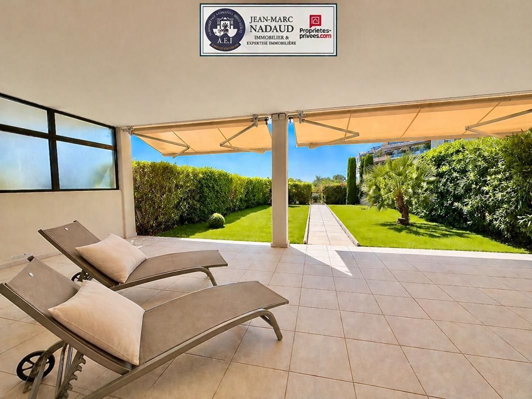 SAINT-RAPHAEL Appartement Saint-Raphaël, T2 de 71m2-terrasse 47m2-Jardin 119m2-Garage 3