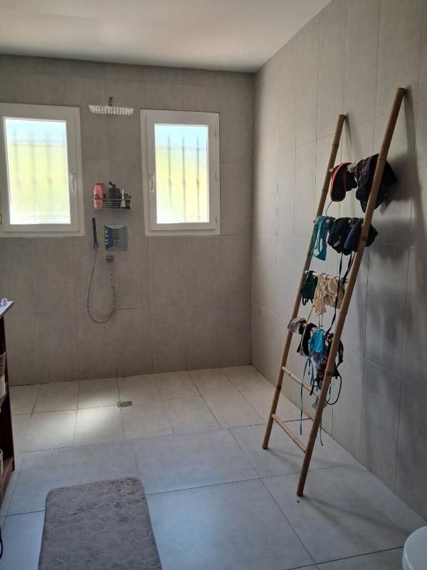 DRAGUIGNAN Superbe propriété familiale avec dépendance, piscine et grand terrain arboré 4