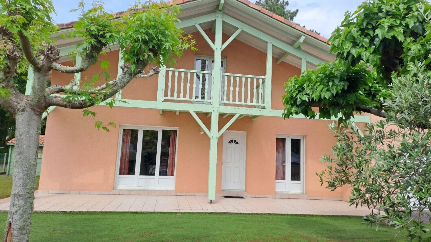 SOUSTONS Maison Soustons 5 pièce(s) 130 m2 2