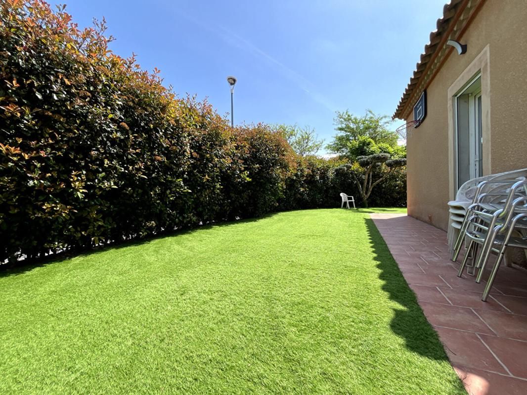 LE SOLER Magnifique maison de 130 m² en R+1 avec piscine sans vis-à-vis dans un secteur recherché et calme 3