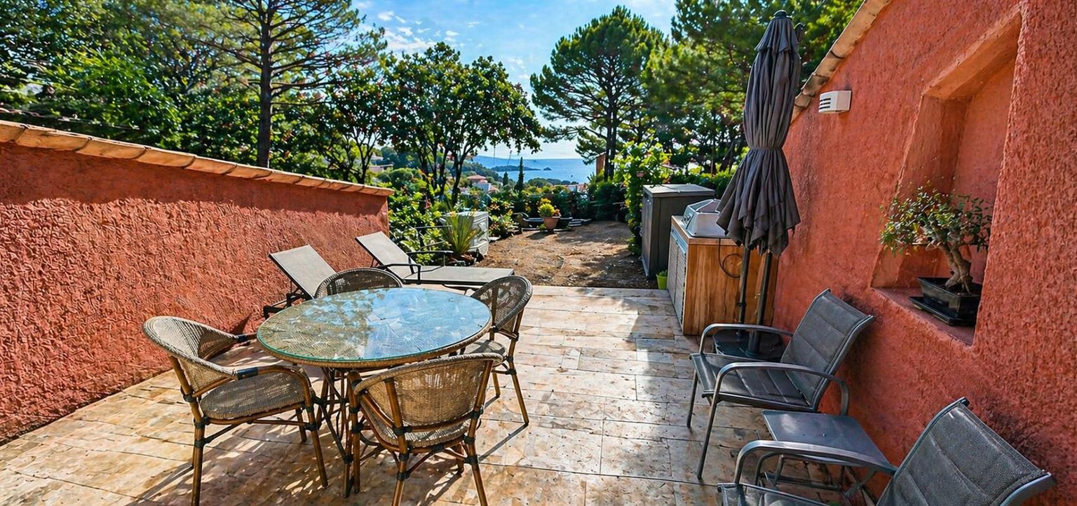 AGAY Maison Agay 2 pièce(s) 60.7 m2 avec jardin + parking 2