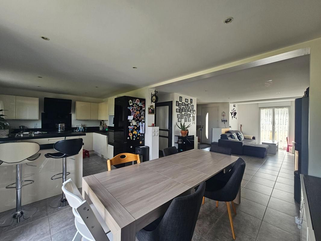 MAISON DE 2015, PROCHE TOUTES COMMODITÉS