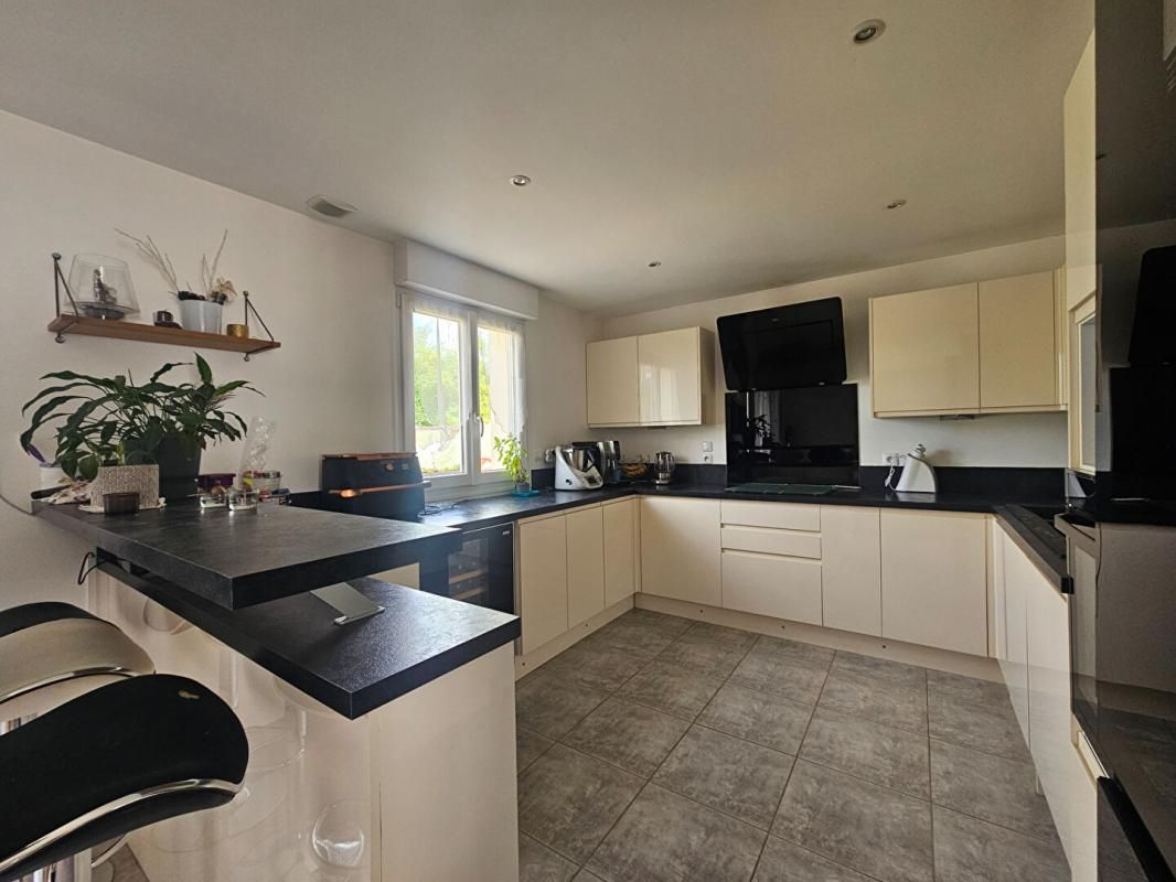 HERBLAY MAISON DE 2015, PROCHE TOUTES COMMODITÉS 3