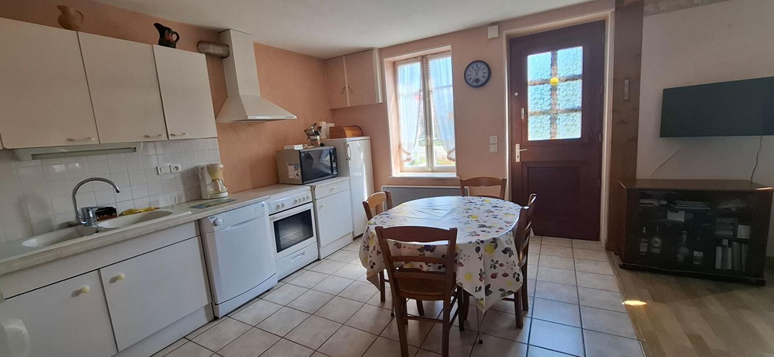 SAINT-JULIEN-SUR-REYSSOUZE Maison en village 70 m2 joli terrain 4