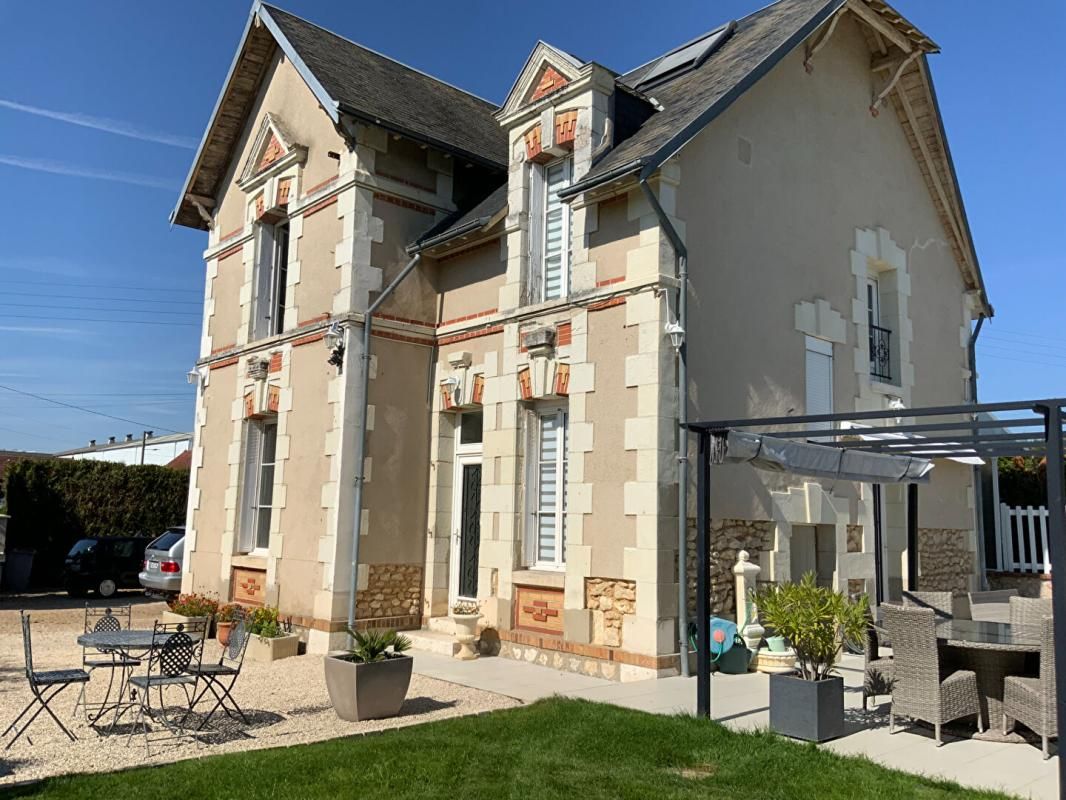 Maison bourgeoise  8 pièce(s) 160 m2