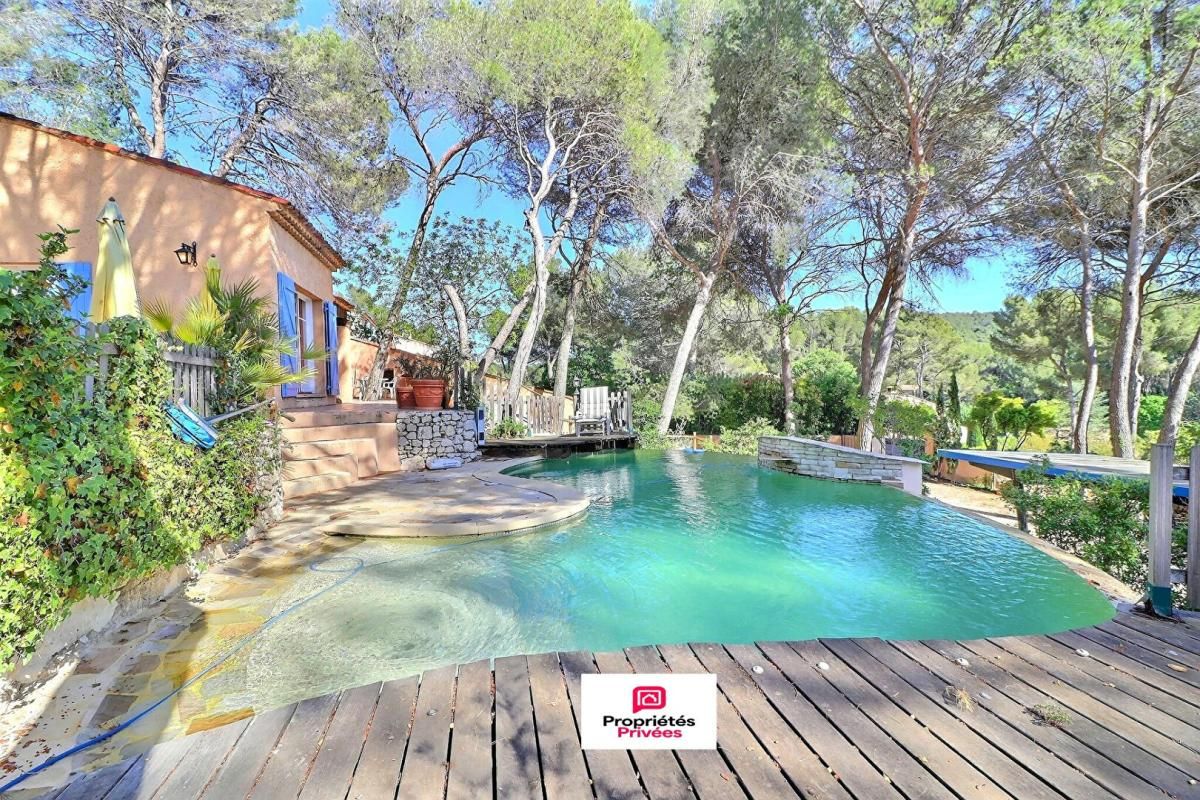 VENTABREN Maison Ventabren 9 pièces 205 m2 - piscine, double garage sur terrain de 2020 m2 2