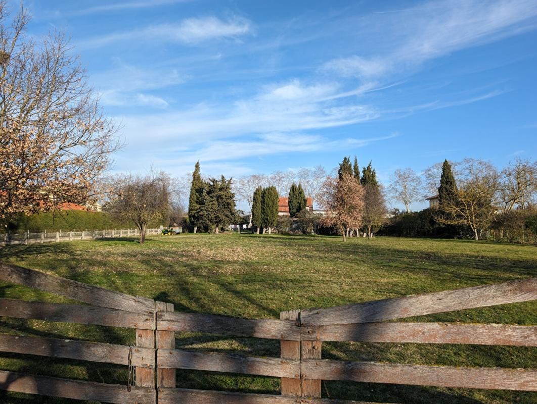 CAZERES Cazères (31220 ) Terrain à bâtir de 2498 m2 1
