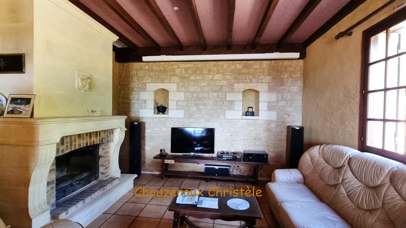 SARLAT-LA-CANEDA 24200 Sarlat La Caneda :Maison et gîte, dépendances et piscine sur 5000m² 4
