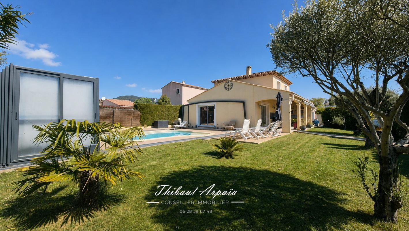 Villa 5 chambres avec piscine couverte - Confort moderne & prestations haut de gamme