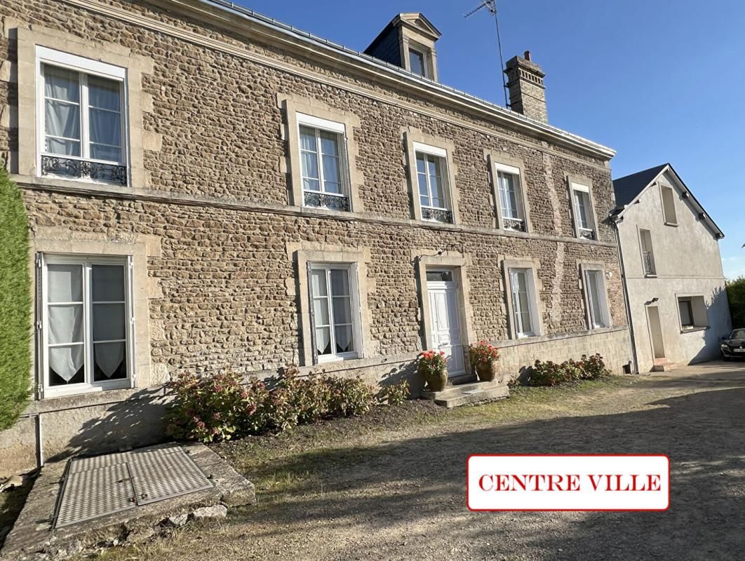 Maison 19ème avec grand jardin et garage