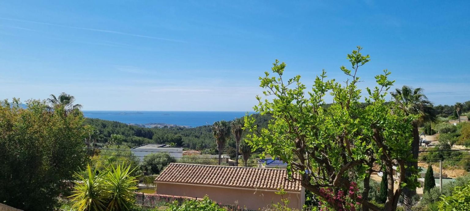 BANDOL Villa  10 pièce(s) 220 m2 sur 2000 m² piscinable vue mer 2