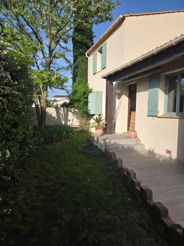 Villa La Calmette 6 pièce(s) 113.7 m2 sur 765 m2