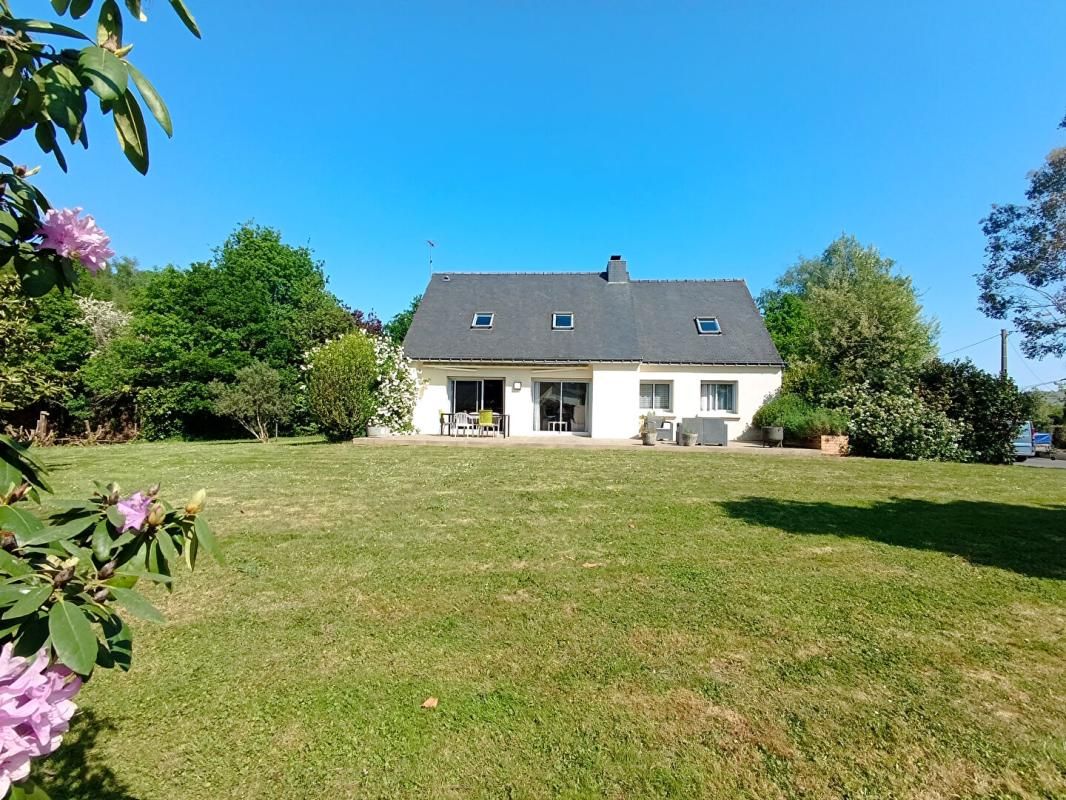 LE SOURN Maison Le Sourn 7 pièce(s) 130 m2 2