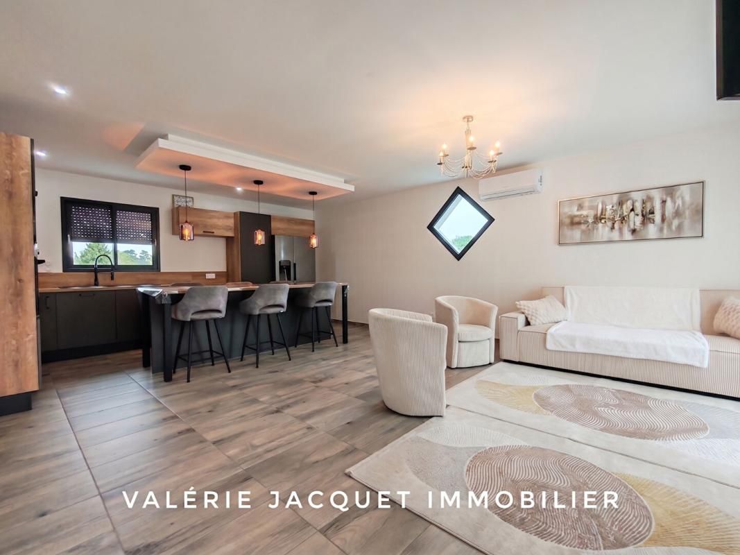 SAINT-PIERRE-DU-PALAIS Maison St Pierre Du Palais 4 pièce(s) 90 m2 3