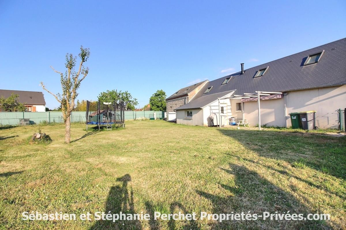 GIDY longère de charme en cours de rénovation -157 m² - 6 chambres -Terrain de 1 388 m² - Grand garage de 60 m² - Environnement calme et fort potentiel 2