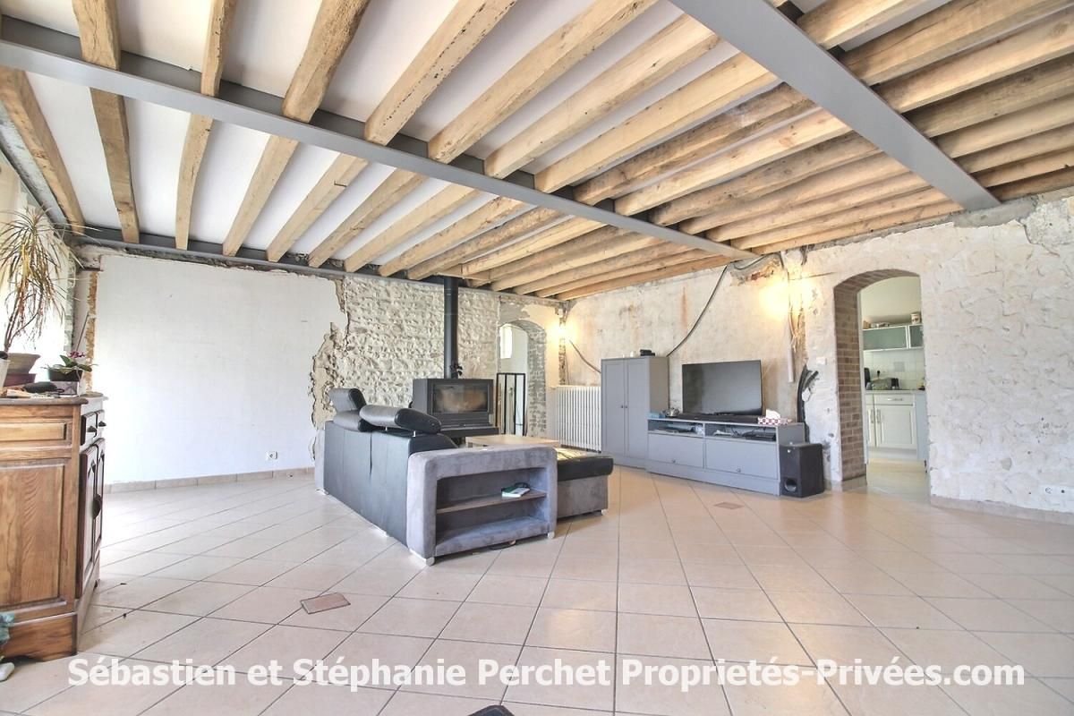 GIDY longère de charme en cours de rénovation -157 m² - 6 chambres -Terrain de 1 388 m² - Grand garage de 60 m² - Environnement calme et fort potentiel 3