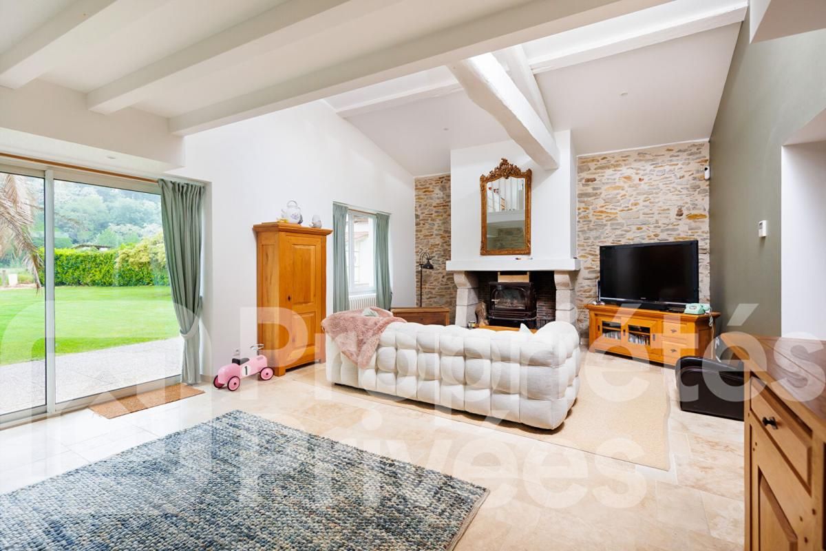 SALIES-DE-BEARN MAISON DU XVIIIe restaurée avec goût 3
