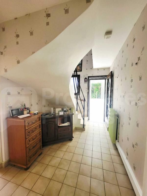 ETRECHY ETRECHY Maison 5 pièces, garage et jardin 4